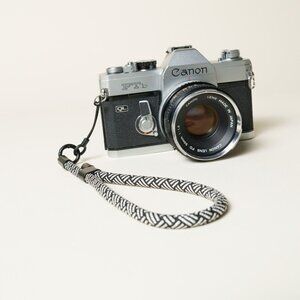 Camera Wrist Strap WHITE/BLACK Y-Pattern Adjustable – Quick Release Mount